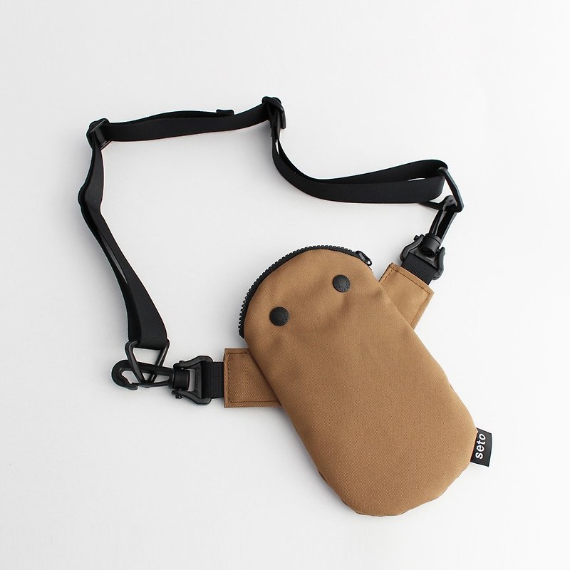 The creature iPhone case　Small bag　Mame-sagari　Light brown - Messenger Bags & Sling Bags - Polyester Brown
