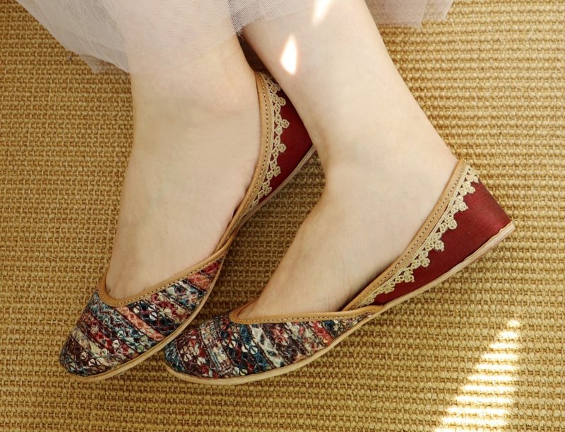 Qiusha Lansha Indian retro lace-trimmed handmade flat shoes - อื่นๆ - หนังแท้ หลากหลายสี