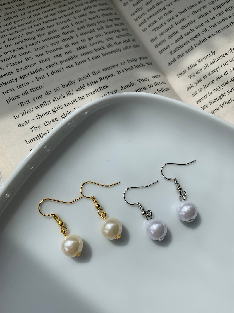 Charming | Pearl Earrings Clip-On - ต่างหู - ไข่มุก ขาว