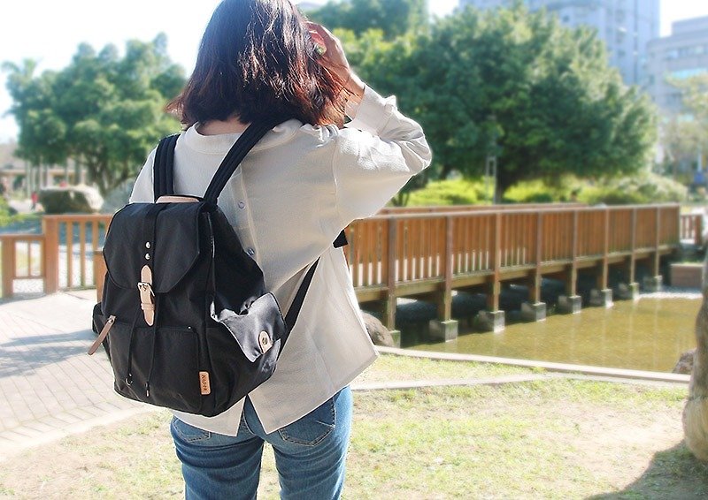[Light Sweet Caramel] Classic Lovely Backpack (Strap Thickened Upgrade) - Fashion Black (MIT Made) - กระเป๋าเป้สะพายหลัง - วัสดุอื่นๆ สีดำ