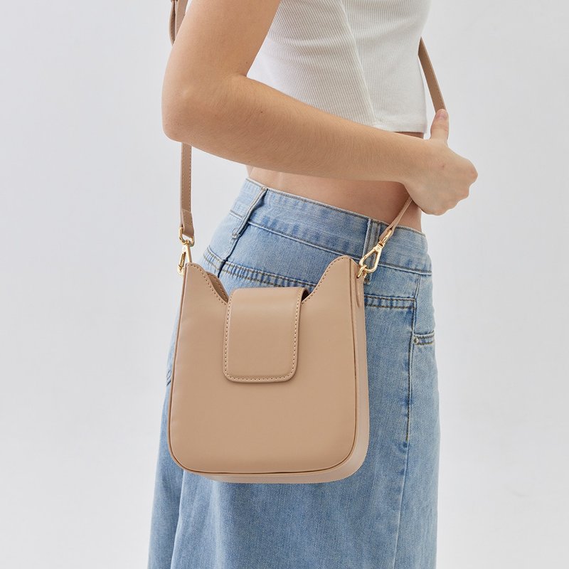 Light Brown Toast Bag - กระเป๋าถือ - หนังเทียม สีนำ้ตาล