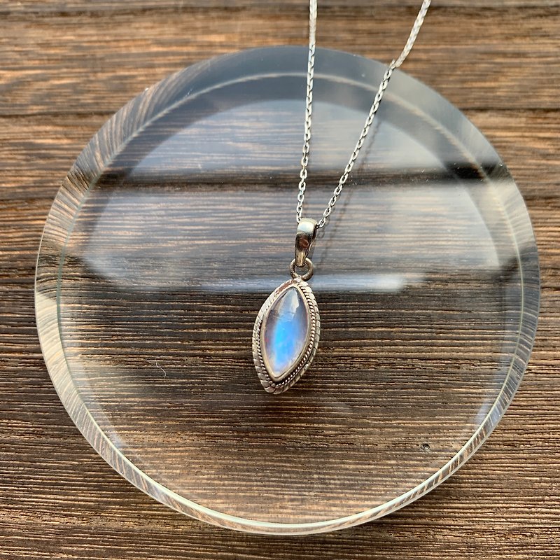 Moonstone 925 sterling silver horse eye twist simple border necklace Nepal handmade silver - Necklaces - Gemstone Blue