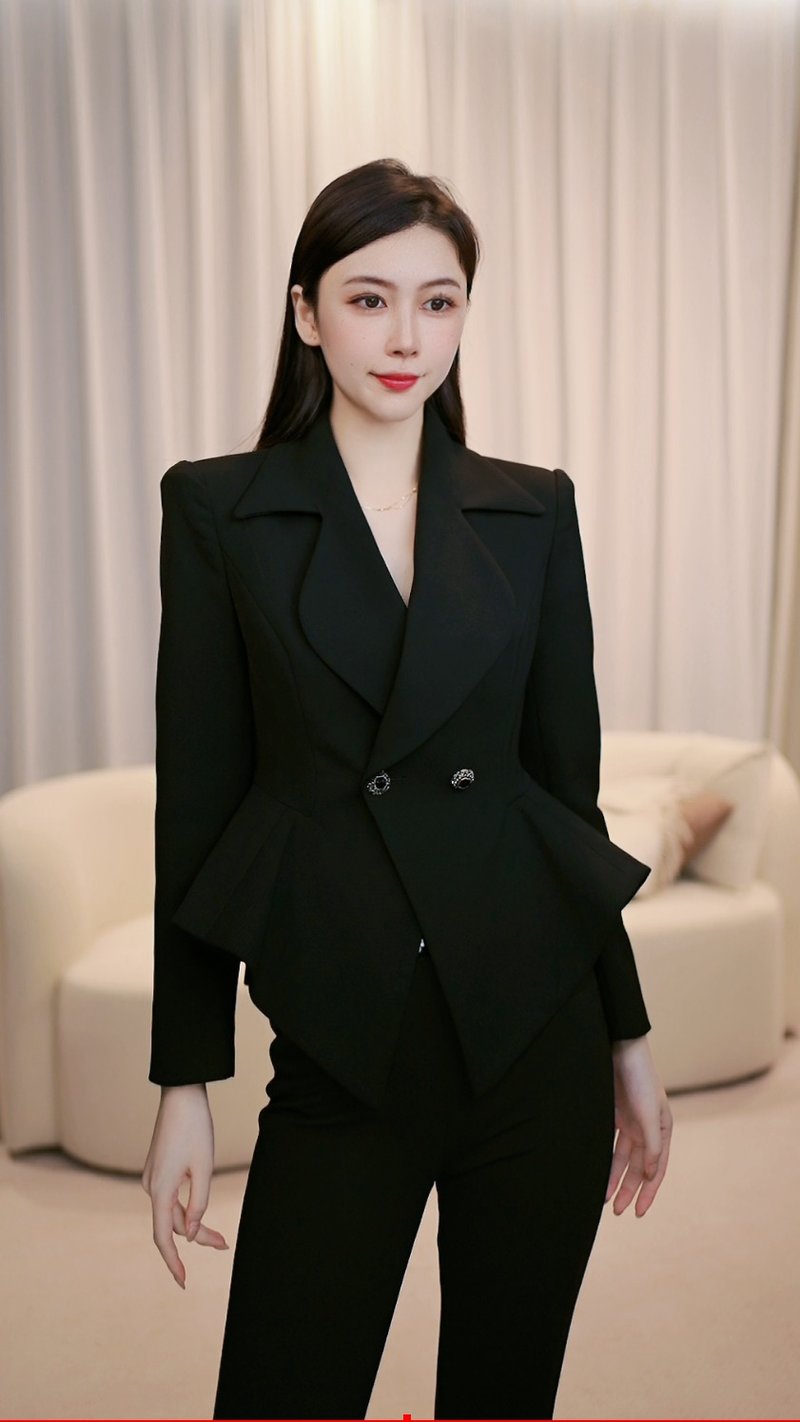 SOLELEGIA BLACK CLASSIC VERSATILE BLAZER - เสื้อสูท/เสื้อคลุมยาว - วัสดุอื่นๆ สีดำ