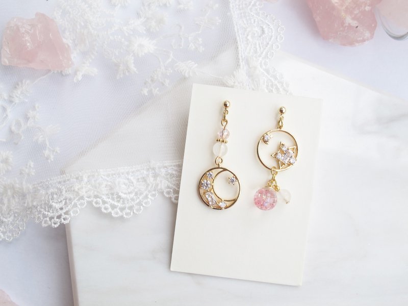 Rosy Garden Diana water inside glass ball asymmetric earrings - Earrings & Clip-ons - Glass Pink