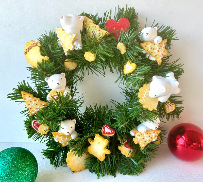 Cookie-loving polar bear Christmas wreath - ของวางตกแต่ง - วัสดุอื่นๆ สีเขียว