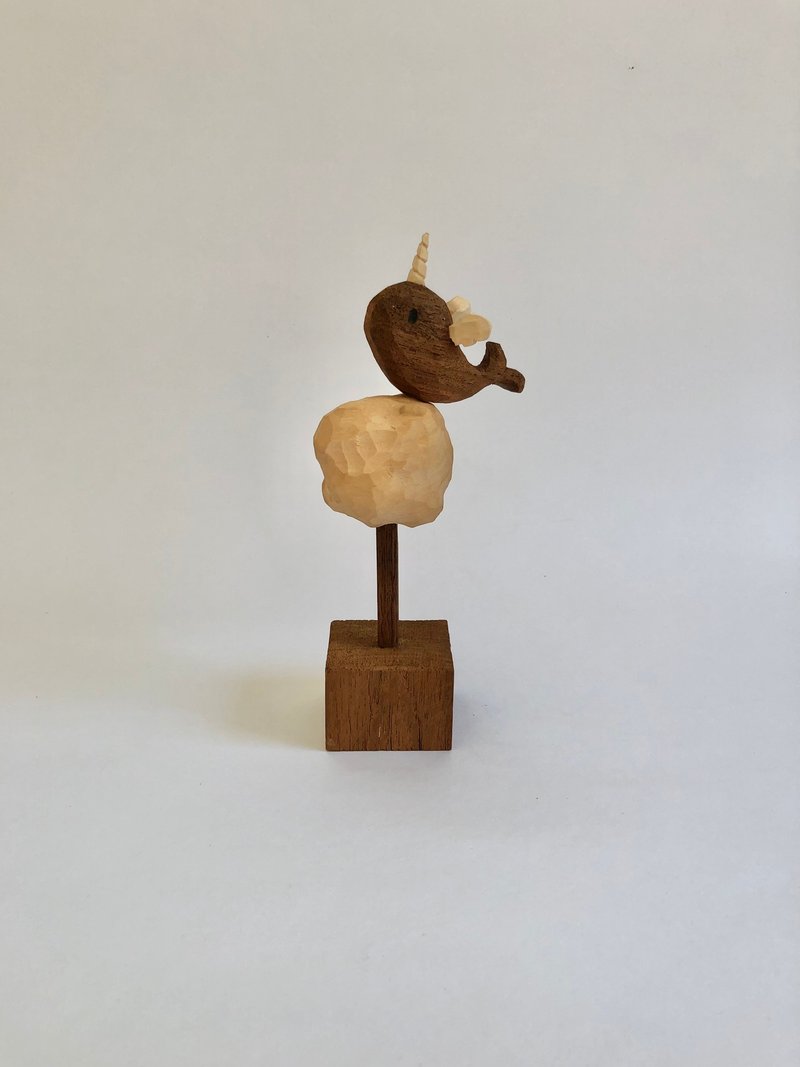 Handmade wooden carving skywhal - 擺飾/家飾品 - 木頭 咖啡色