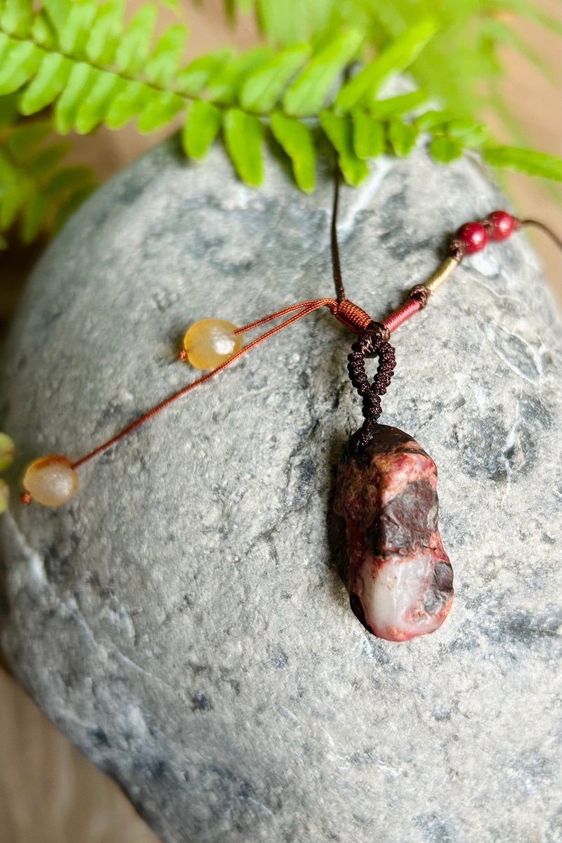 Nature's originality & a purple companion stone, one object, one picture - Necklaces - Stone 