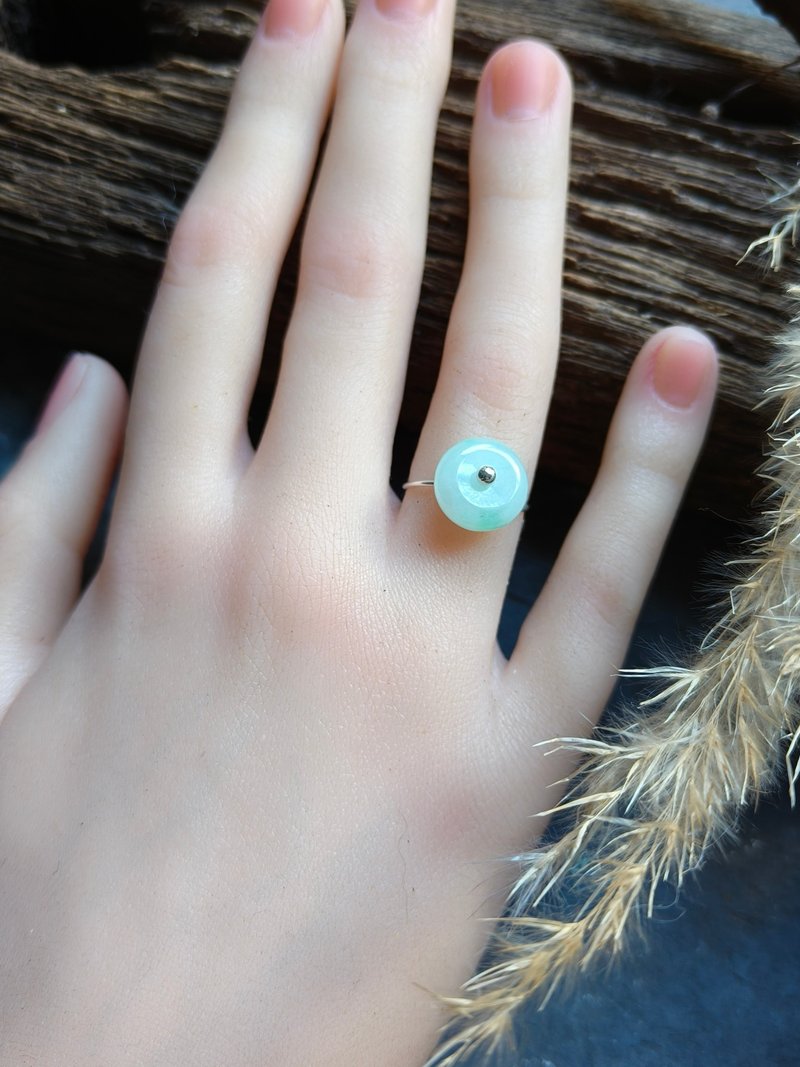 ore design natural Burmese green safety buckle jadeite 12*4.5mm Silver ring - สร้อยคอ - เครื่องเพชรพลอย สีเขียว