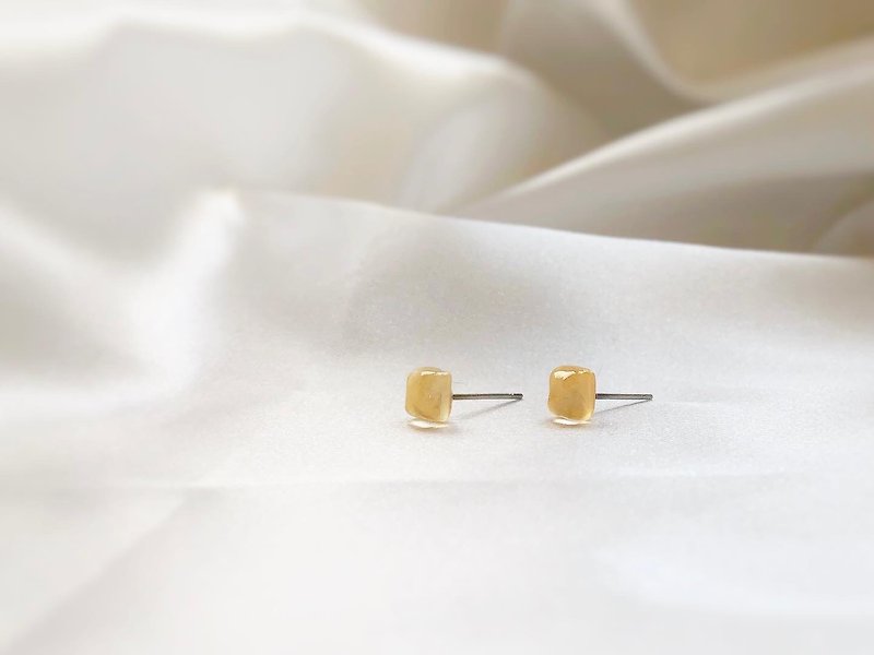 寶石系小小方塊貼耳式耳環 - 耳環/耳夾 - 樹脂 橘色