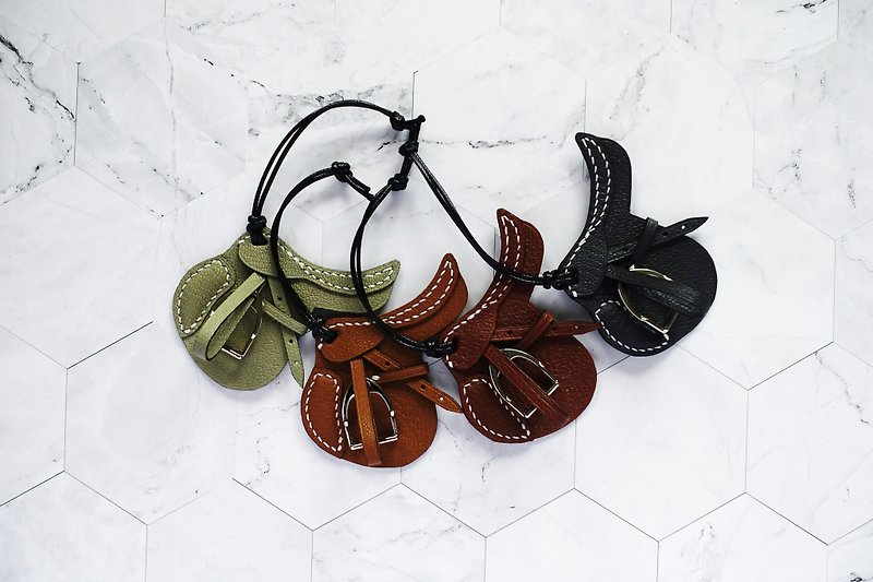 Original handmade leather saddle pendant | key ring - พวงกุญแจ - หนังแท้ 