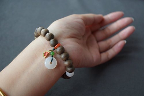 Angel's tears 天使之淚 Jewelry Design 天然沈香珠/沉香珠 白玉圓珠白玉平安扣設計單圈手串手持fs