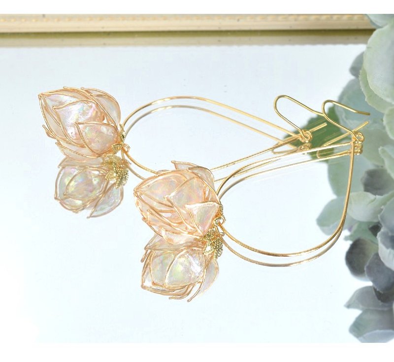 Big Clear Flower earrings / Aurora Lotus Buds - ピアス・イヤリング - レジン 多色
