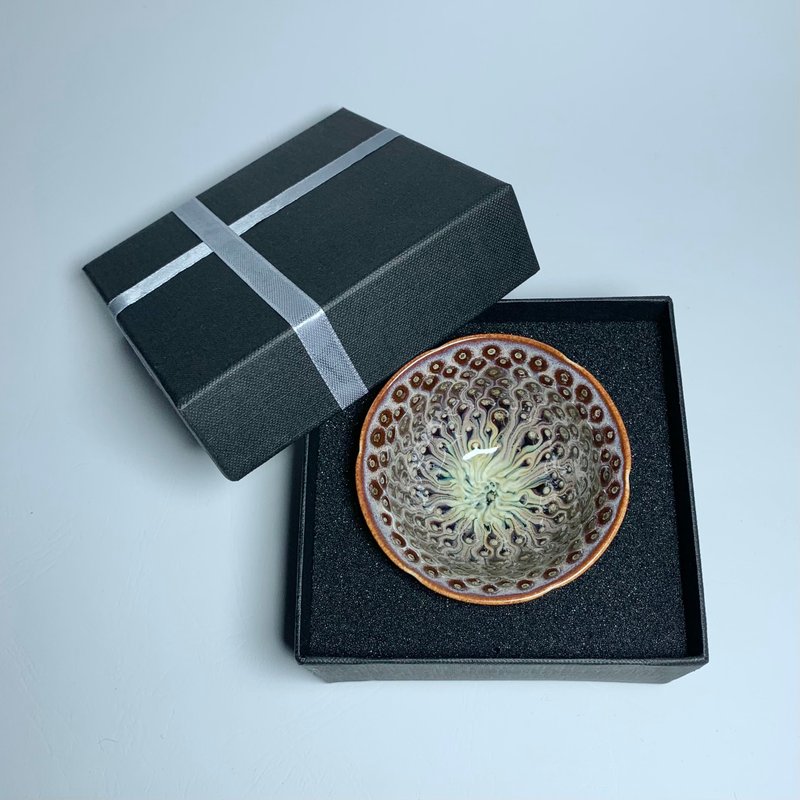 孔雀開屏 葵花杯 80ml 邱毓寧 鶯歌製 A10-32 - 茶壺/茶杯/茶具 - 瓷 多色