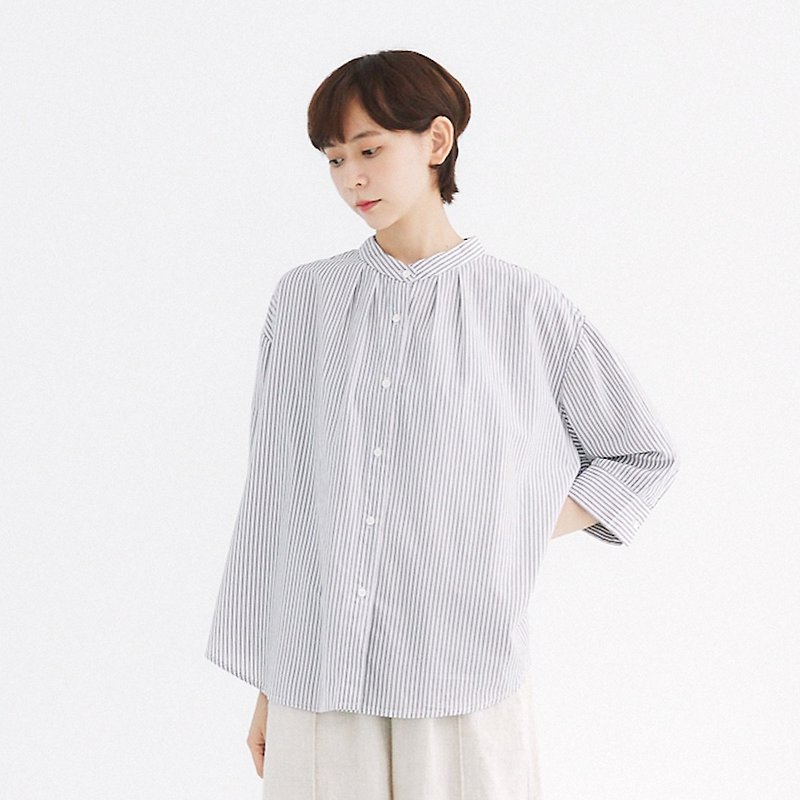 【Simply Yours】Striped loose shirt.Grey F - Women's Shirts - Cotton & Hemp Gray