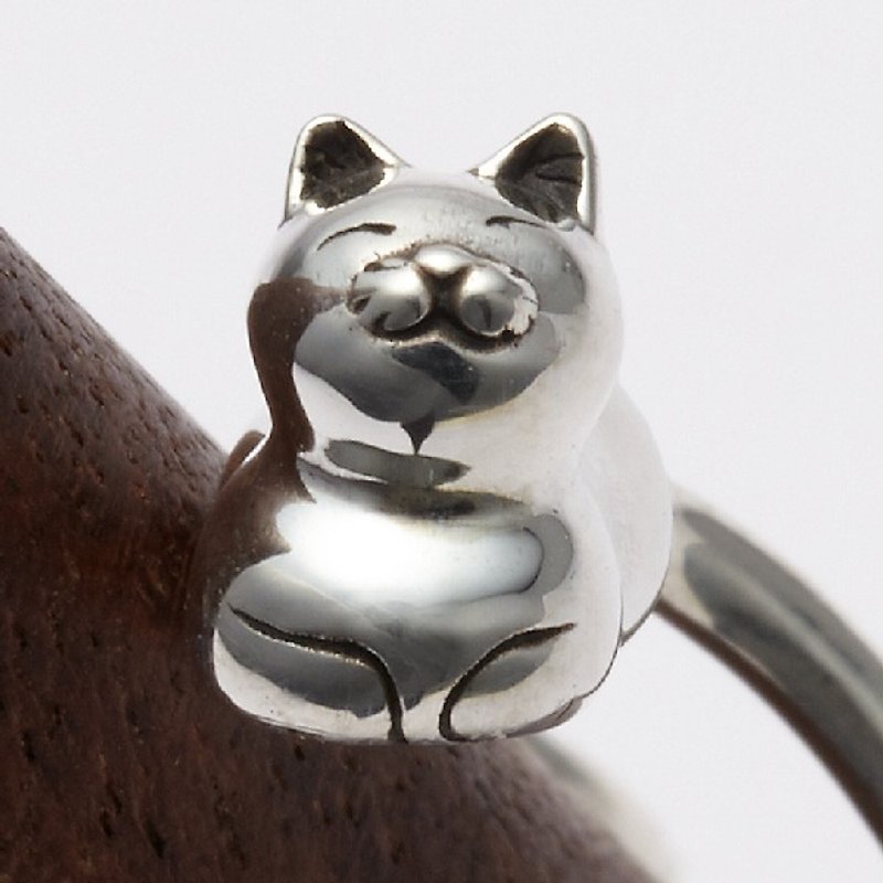 指の上で寝ちゃう猫リング:香箱猫(one size fits all )　/ silver925 , k18 (Made In Japan) - 戒指 - 其他金屬 銀色