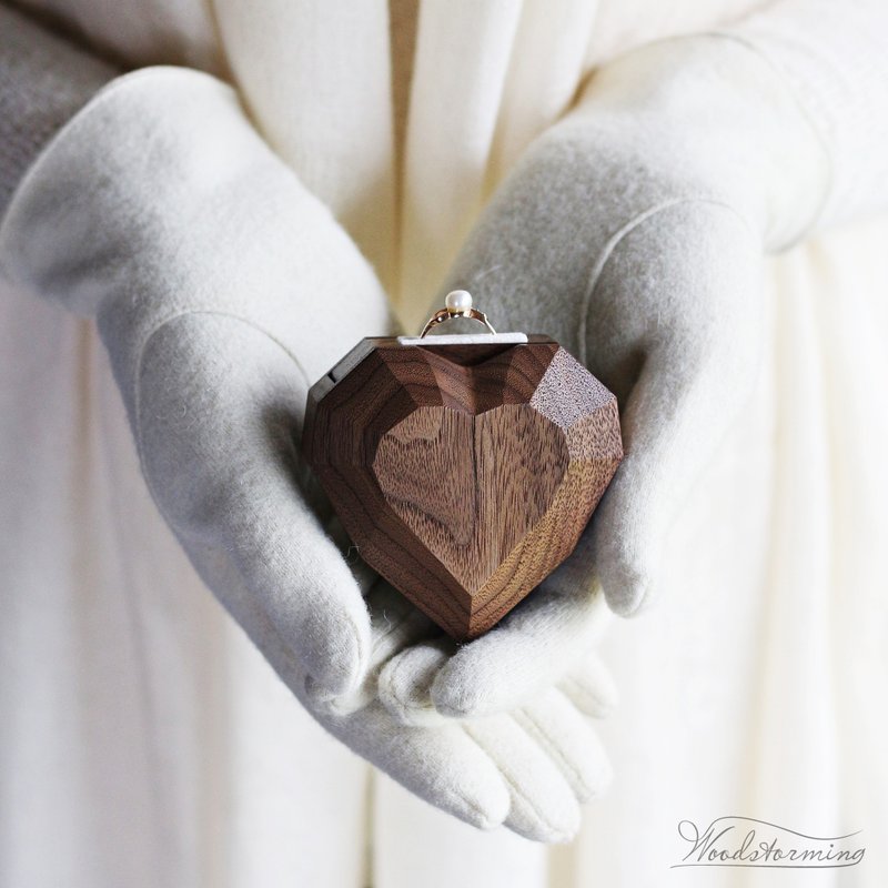 Unique rotating heart shape proposal ring box - กล่องเก็บของ - ไม้ 