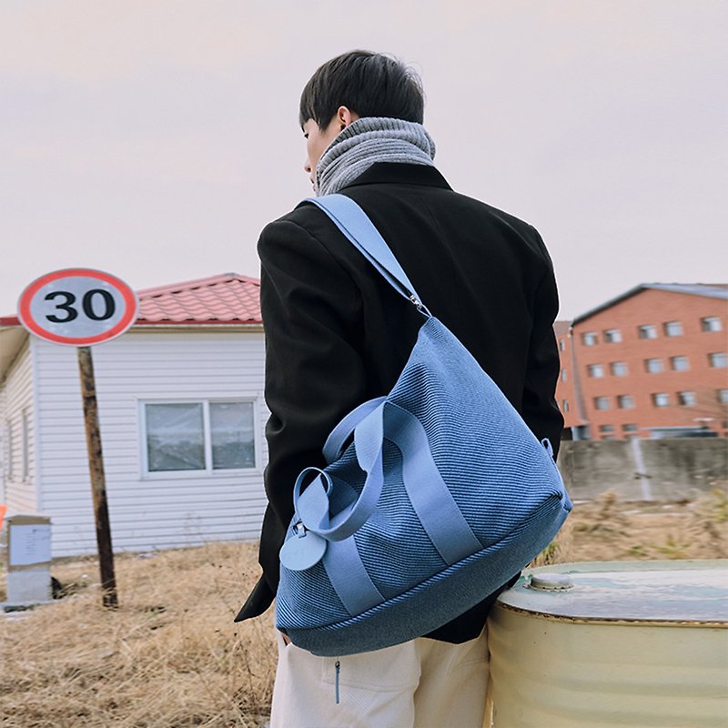 ITO 藍色 CHANTERELLE DUFFLE BAG - 側背包/斜孭袋 - 其他材質 藍色