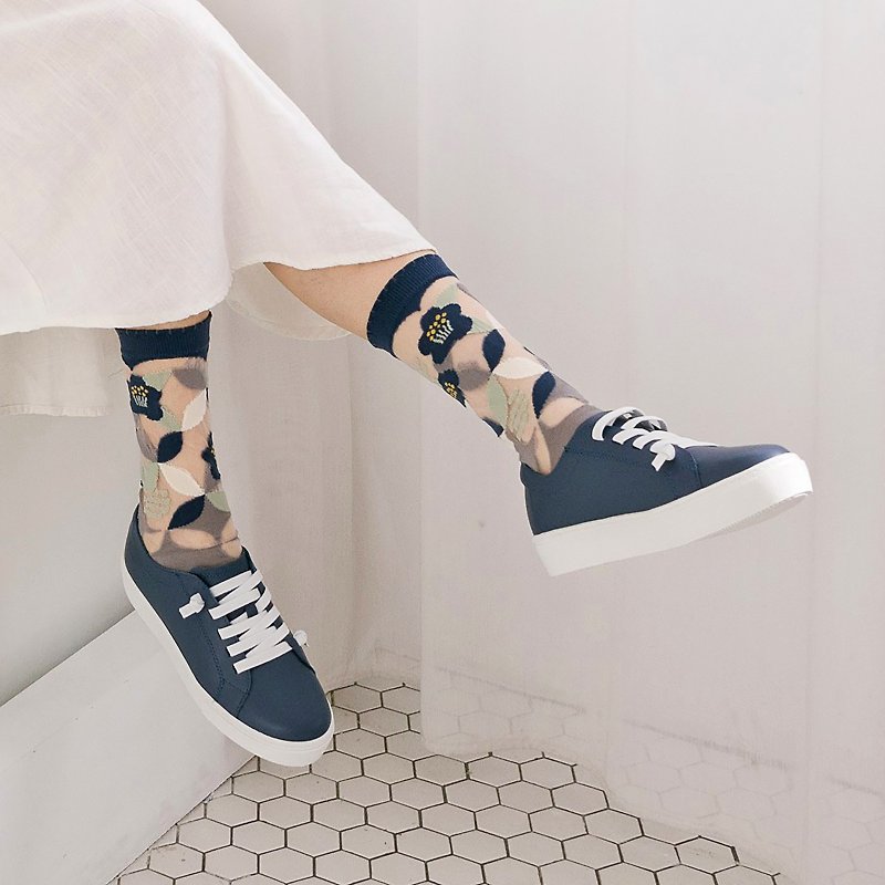 Shippo Camellia Navy Transparent Sheer Socks - One Shoe x Yu Square Collab - ถุงเท้า - ไฟเบอร์อื่นๆ สีน้ำเงิน