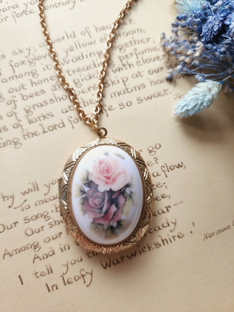 美國西洋古董飾品 /典雅玫瑰藝術邊框紋LOCKET項鍊/長鍊 - 項鍊 - 其他材質 
