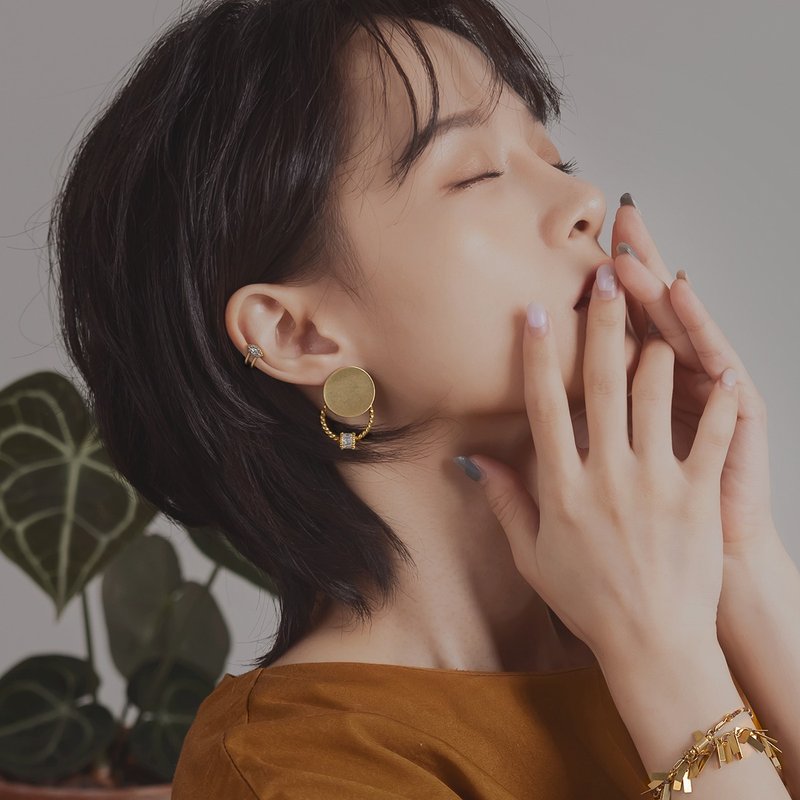 トワイライトシリーズ - SURFACE *イエローピアス - ピアス・イヤリング - 銅・真鍮 ゴールド