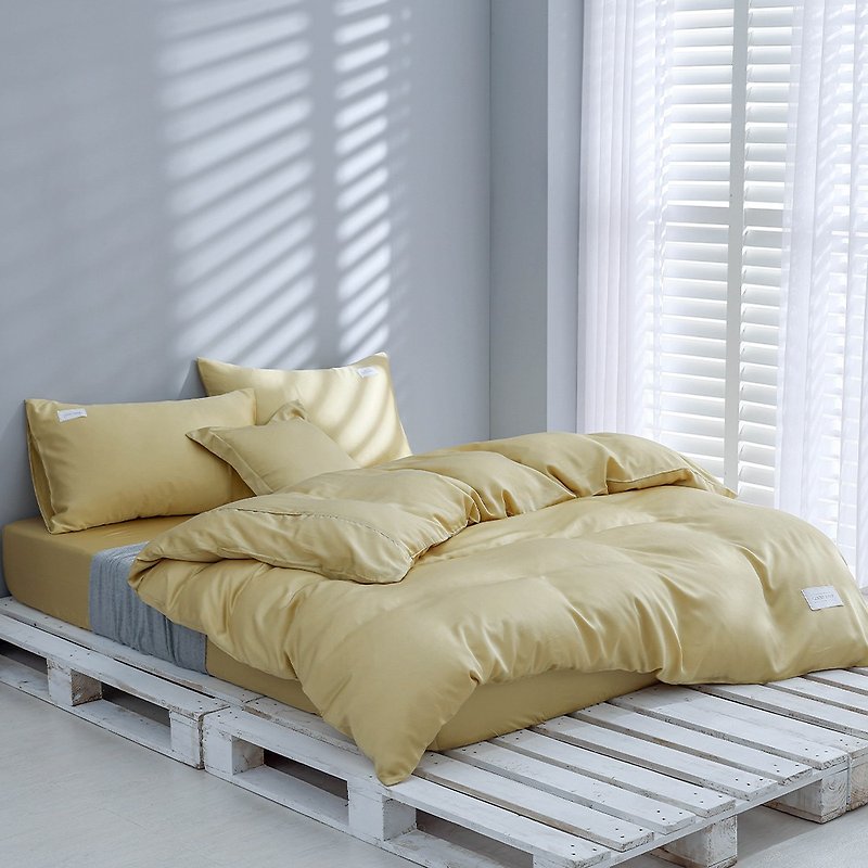 Minimalist aesthetics-60 count 300 yarn 100% pure Tencel thin quilt bed bag set (Autumn tea yellow) - เครื่องนอน - วัสดุอื่นๆ สีเหลือง