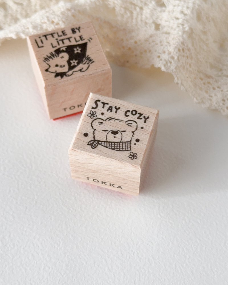 【Pinkoi先行販売】クマの2×2cmラバースタンプ  | ぬくもり気分　日記や贈り物に癒しのワンポイント - 印章/印台 - 木頭 