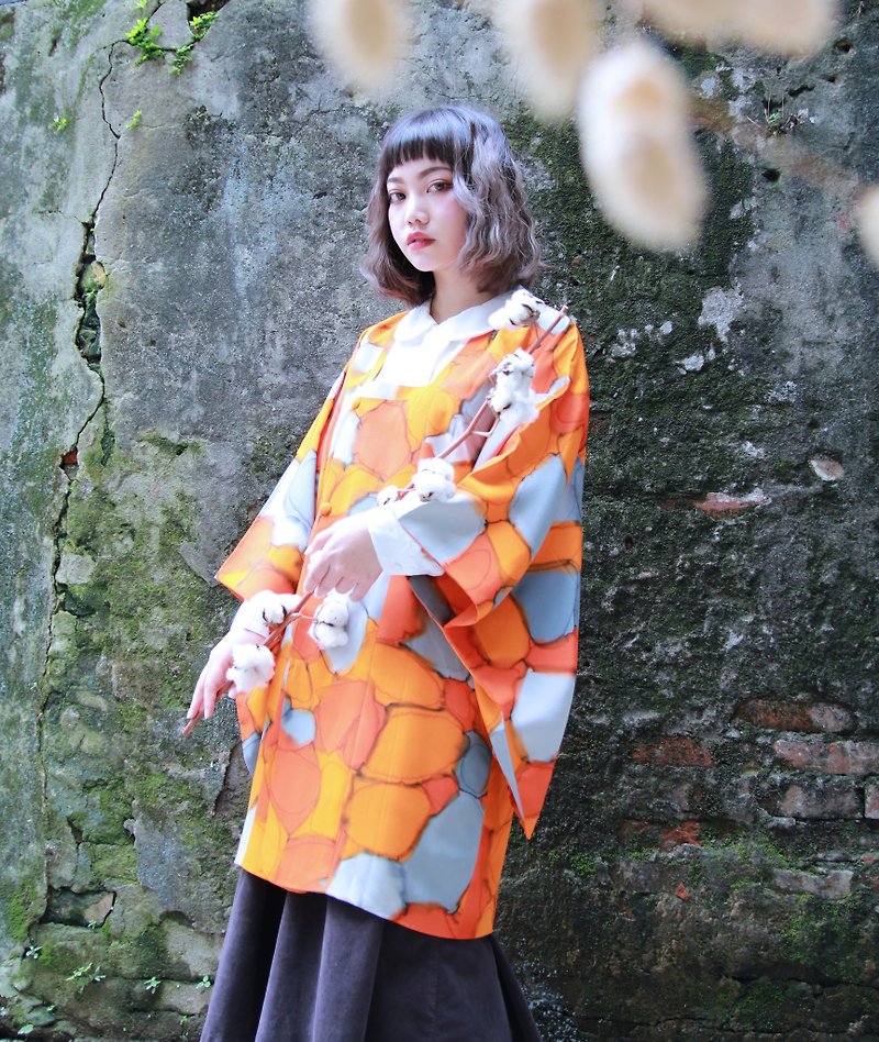 オレンジ色のモザイクヴィンテージ着物（KBI-27）をピックアップして戻るグリーンへ::日本のバンド - ジャケット - シルク・絹 オレンジ