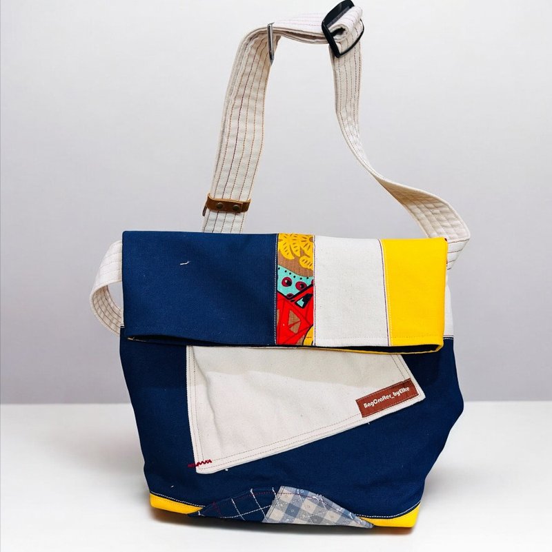 Patchwork Canvas Reversible Shoulder Bag - กระเป๋าแมสเซนเจอร์ - ผ้าฝ้าย/ผ้าลินิน หลากหลายสี