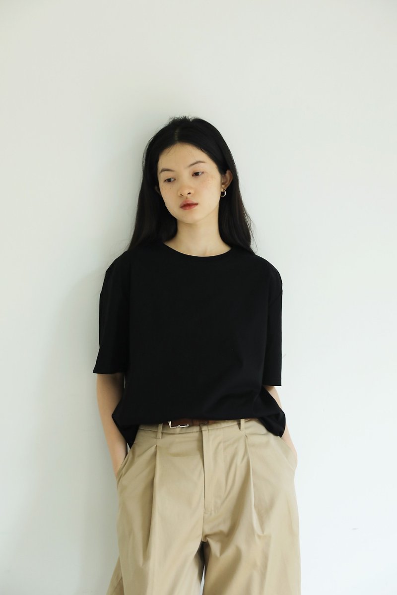 Japan imported mercerized knitted cotton classic basic short-sleeved T-shirt women's two-color - เสื้อยืดผู้หญิง - ผ้าฝ้าย/ผ้าลินิน 