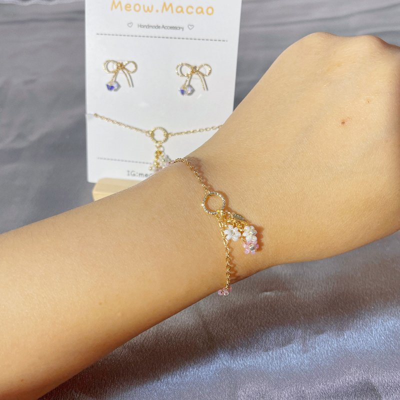 Flower Bracelet Earrings Set Bow Earrings - สร้อยข้อมือ - แก้ว สึชมพู