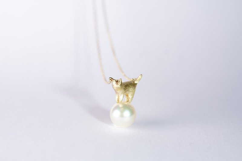 【Cats Collection－Proud Cat】Pendant with necklace, 18K gold, Pure gold, pearl - สร้อยคอ - เครื่องประดับ สีทอง