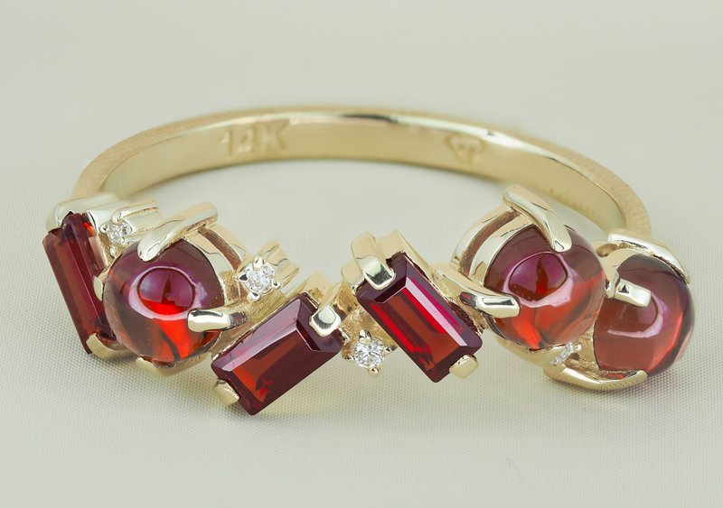 Garnets and diamonds 14k gold ring. - 戒指 - 貴金屬 金色