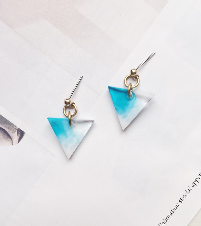 La Don - Earrings - Rendering - Inverted Turquoise 01 Ear / Ear clip - Earrings & Clip-ons - Acrylic Blue