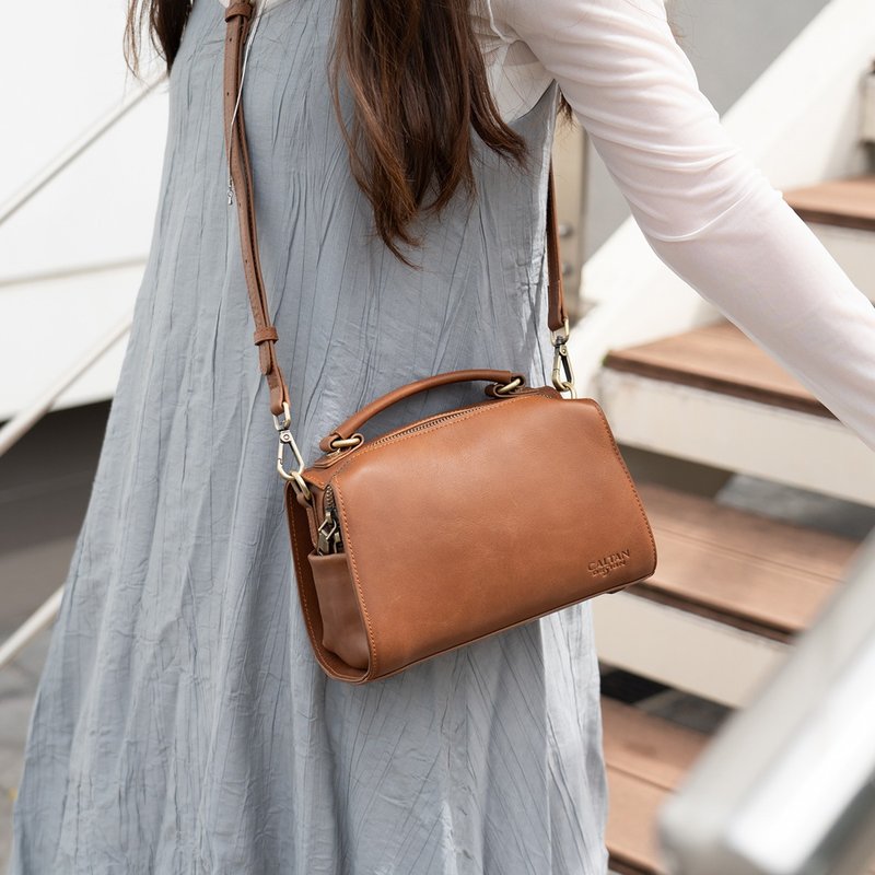 【24hr快速出貨】Elm Satchel經典真皮橫式醫生包 234081ht - 側背包/斜背包 - 真皮 咖啡色