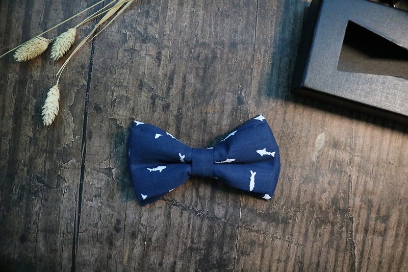 Blue shark totem bow tie - Ties & Tie Clips - Polyester Blue