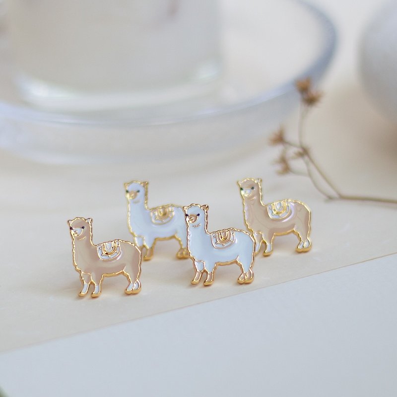 Alpaca Mud Alpaca Farm Best Friend Clip-On Earrings Birthday Gift Carton Packaging - Earrings & Clip-ons - Enamel White