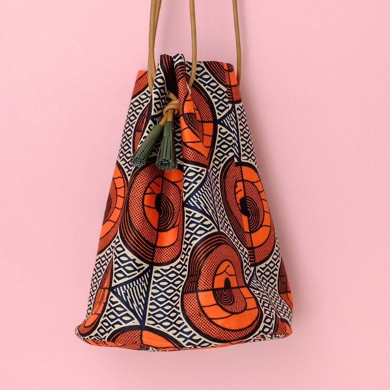 African wax bucket bag - กระเป๋าถือ - ผ้าฝ้าย/ผ้าลินิน สีแดง