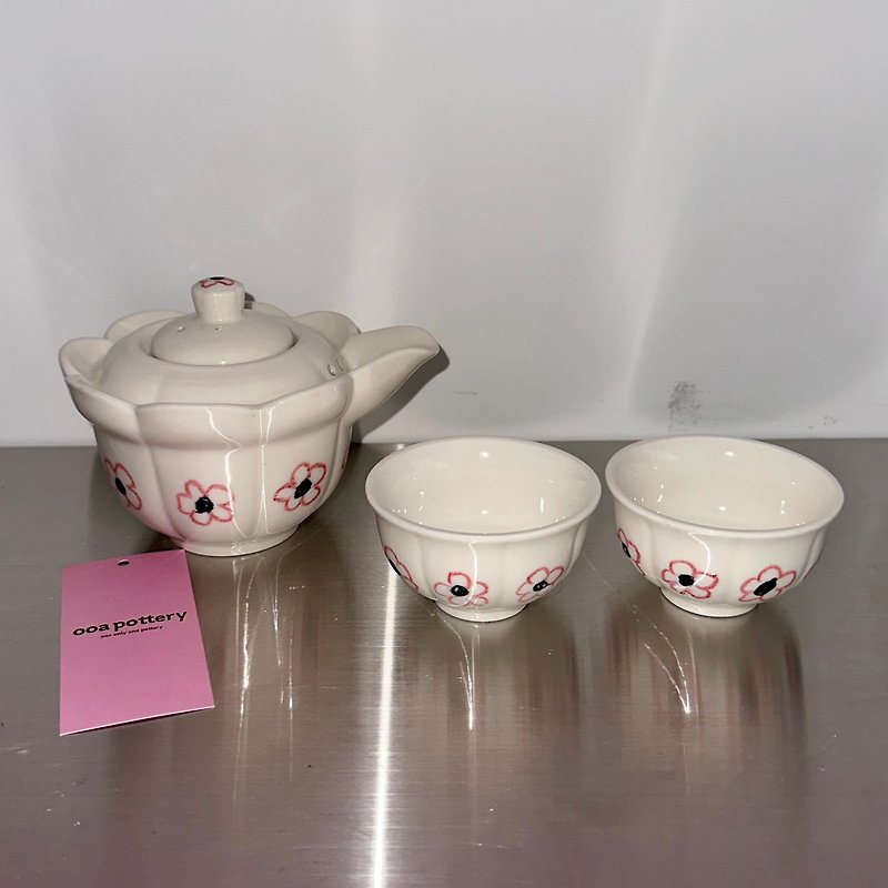 pink flower tea pot set - 花瓶/陶器 - 陶 白色