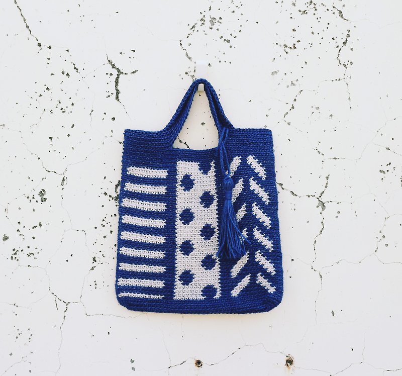[Customized] Handmade hand-woven / Linen tote bag / shopping bag / tassel / Linen bag - กระเป๋าถือ - ผ้าฝ้าย/ผ้าลินิน สีน้ำเงิน