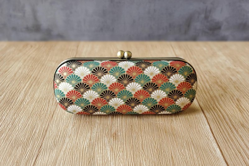 Hot stamping Japanese chrysanthemum glasses case gold pen box gold glasses case Taiwan cloth - Eyeglass Cases & Cleaning Cloths - Cotton & Hemp 