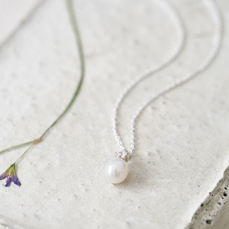 Dainty Pearl pearl necklace Silver925 - สร้อยคอ - โลหะ สีเงิน
