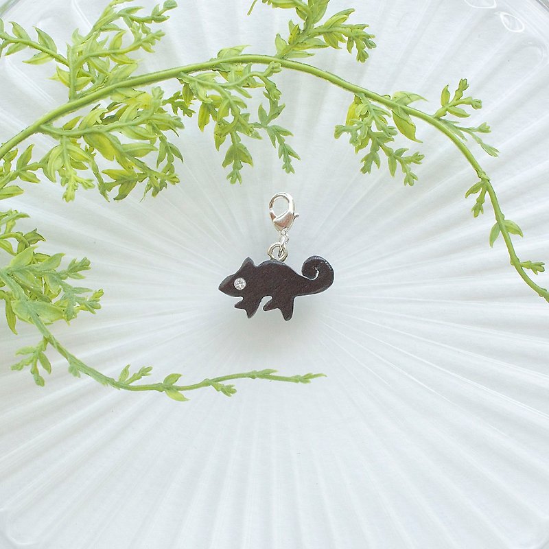 Chameleon wooden charm - Charms - Wood Brown