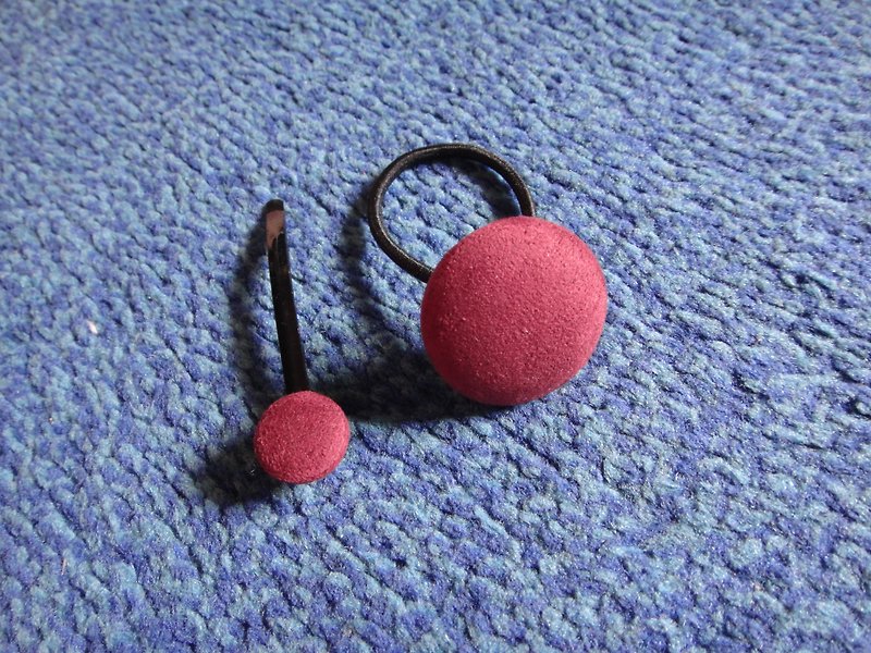 Suede series button hair tie combination C48CIX16X25 - เครื่องประดับผม - ผ้าฝ้าย/ผ้าลินิน สีแดง