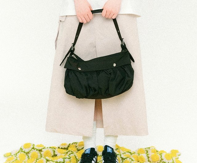 CCORIE ■ Cargo two-pocket shoulder bag Cargo Two Pocket Shoulder Bag Black - Shop ccorie Handbags