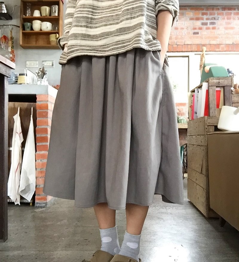 手工自然麻棉頁岩灰口袋八分圓裙 - 裙子/長裙 - 棉．麻 灰色