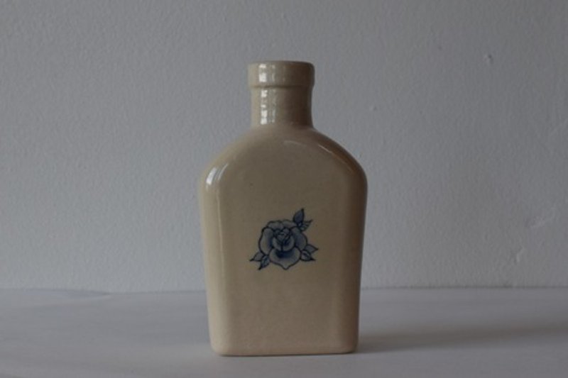 single vase rose - Plants - Pottery 