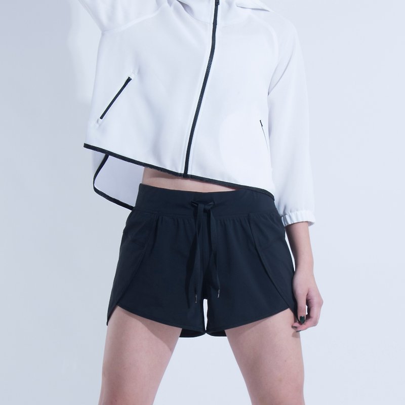 Aine ann / special cut elastic sports shorts - black - กางเกงขายาว - เส้นใยสังเคราะห์ สีดำ