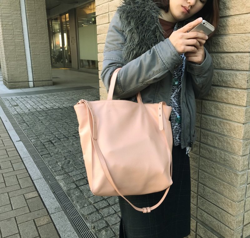 SOUFFLE Brera Crossbody in Ballerina Pink - 手提包/手提袋 - 真皮 粉紅色
