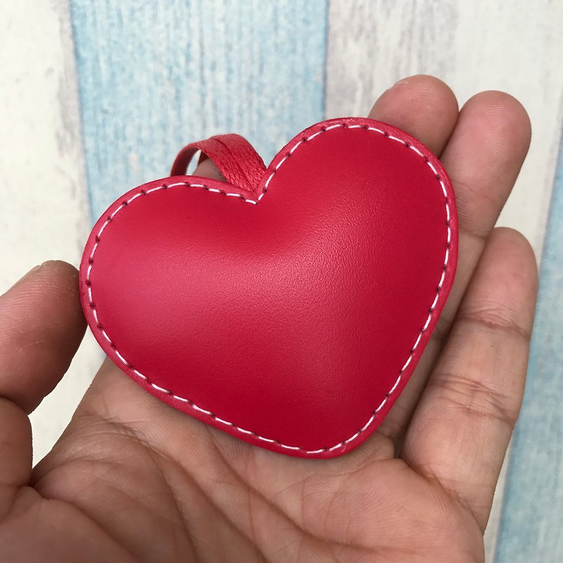 Healing small things red cute love hand-sewn leather charm small size - พวงกุญแจ - หนังแท้ สีแดง