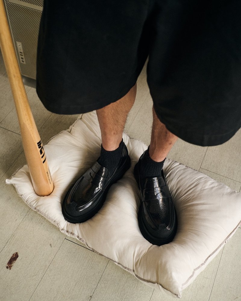 VATIC PENNY LOAFER BROGUE POLISHED BLACK Carved casual loafers - Men's Oxford Shoes - Genuine Leather Black